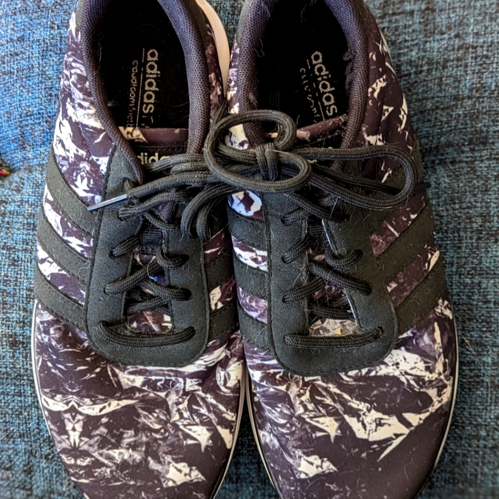 ADIDAS Sz 8 Running shoes
